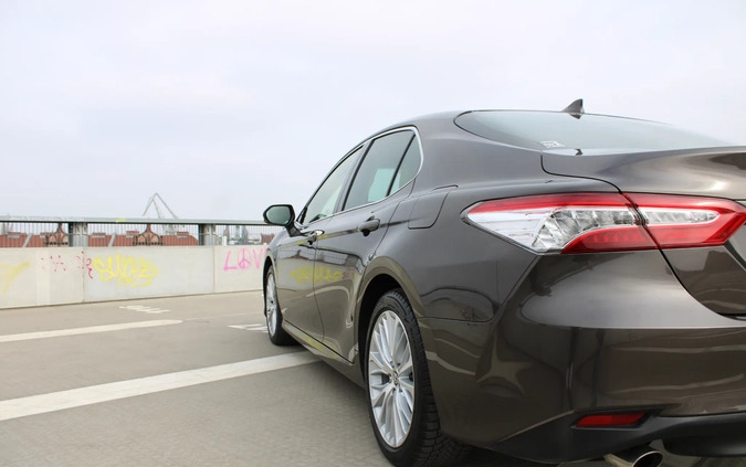 Toyota Camry cena 129000 przebieg: 69050, rok produkcji 2020 z Opoczno małe 704